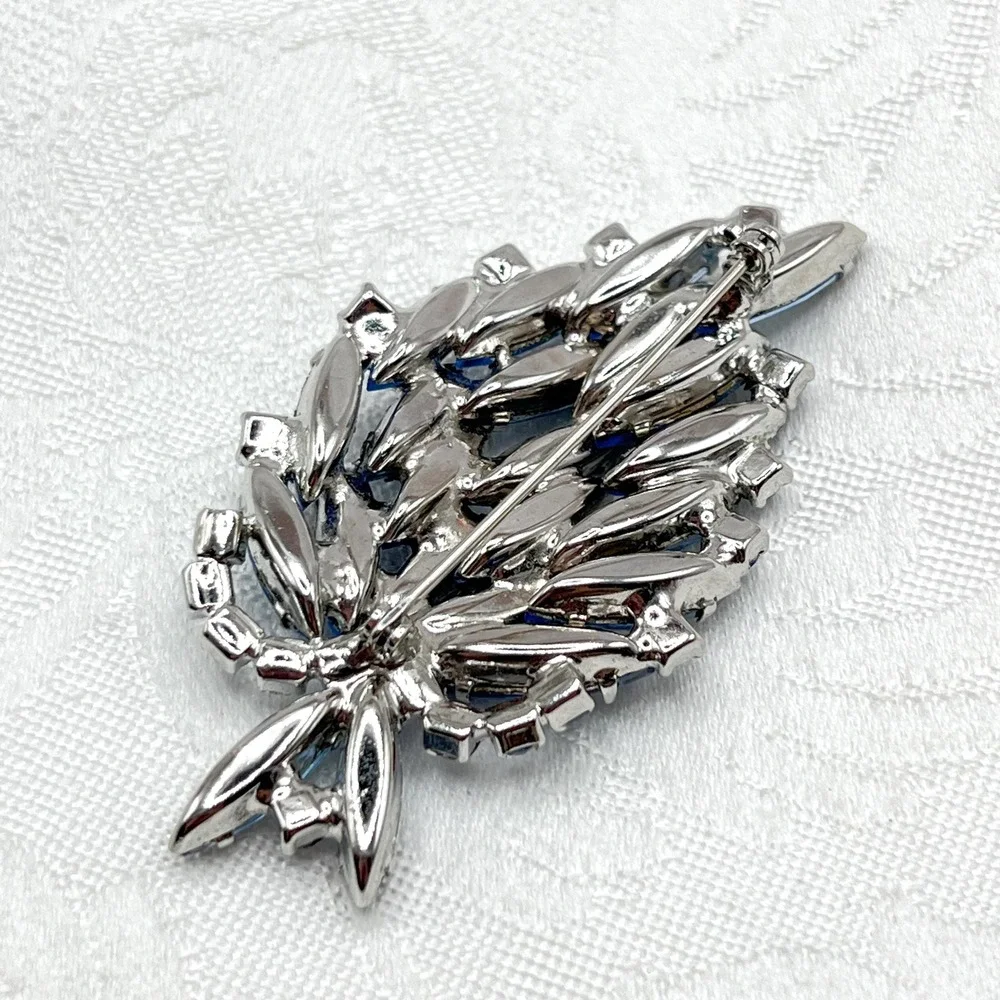 Vintage Blue Navette Marquise Rhinestones Silver Tone Leaf Bundle Brooch